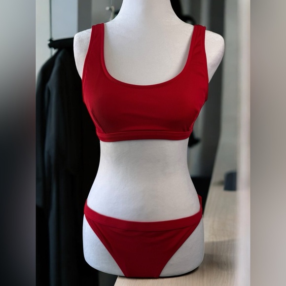 Swimsuit bikini Quiksilver Red Bikini Set Medium Top Large Bottom 2 piece - Picture 1 of 13
